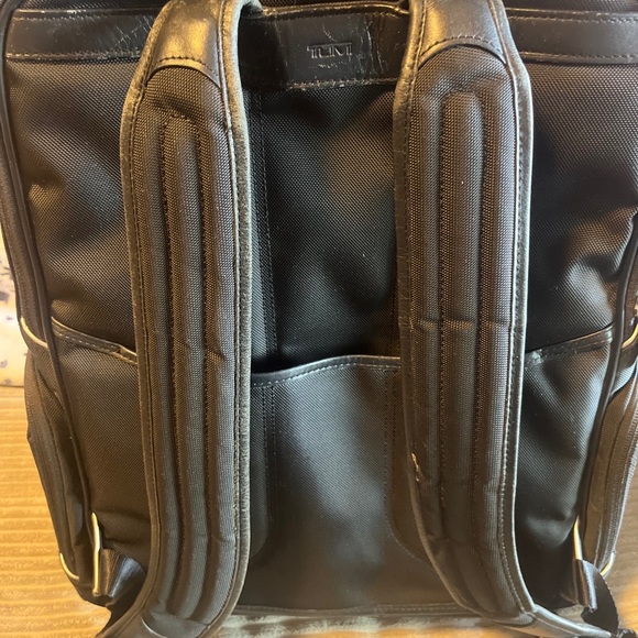 Auth Tumi Arrive Backpack Black Very Nice Travel - Picture 7 of 13